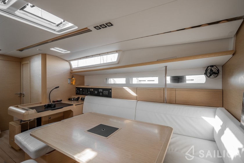 Sun Odyssey 519 - Yacht Charter Sailica