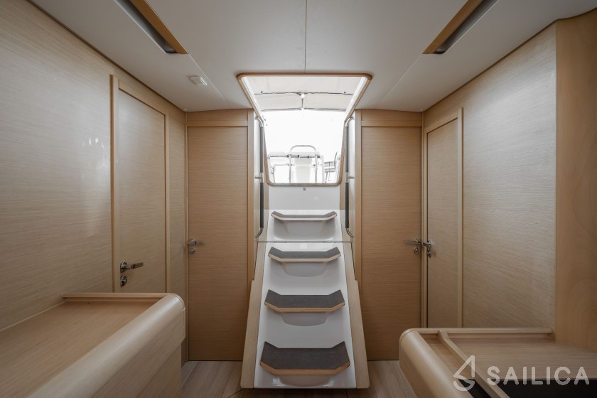 Sun Odyssey 519 - Yacht Charter Sailica