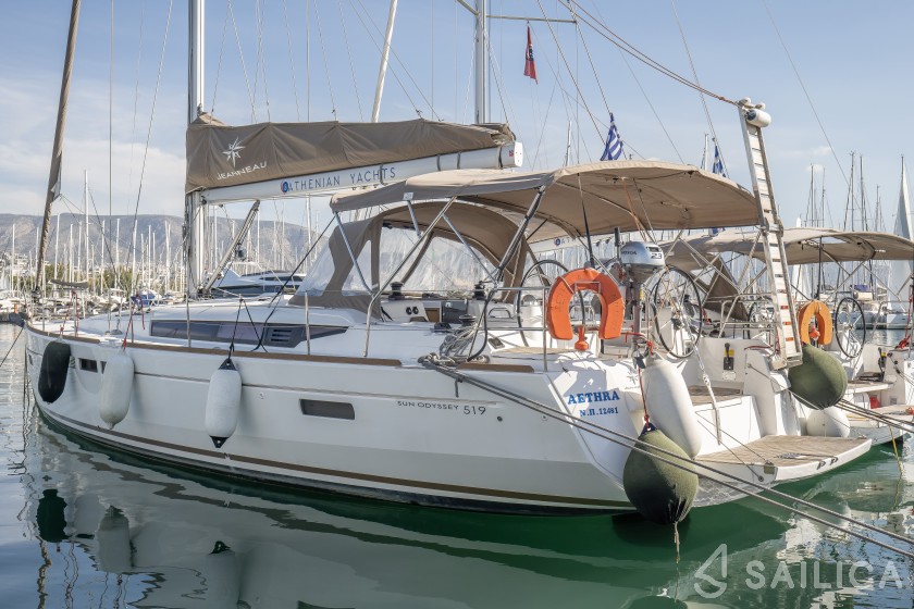 Sun Odyssey 519 - Yacht Charter Sailica