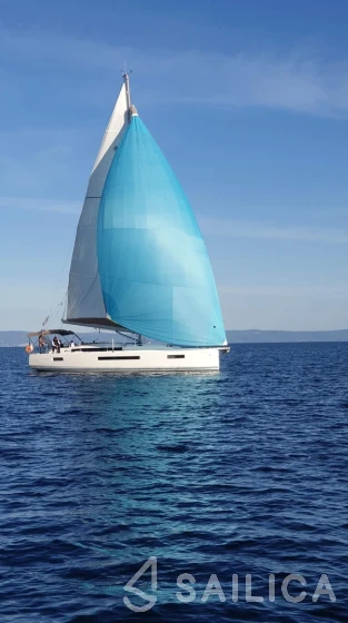 Sun Odyssey 490 - Yacht Charter Sailica