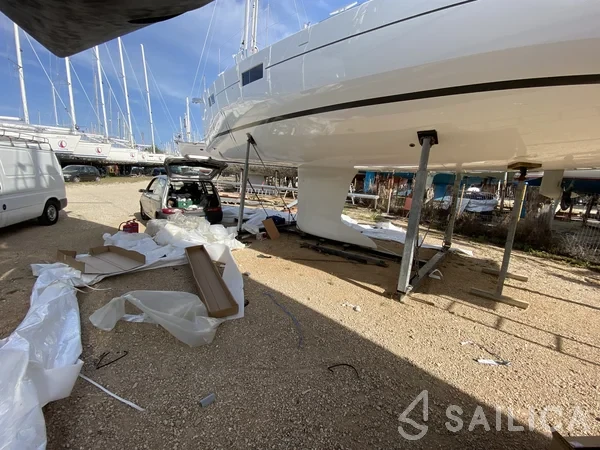 Oceanis 41.1 - Yacht Charter Sailica