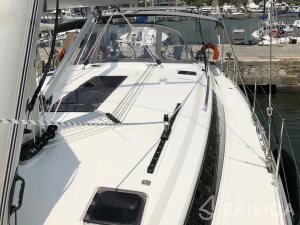 Bavaria 51 Cruiser - Yacht Charter Sailica