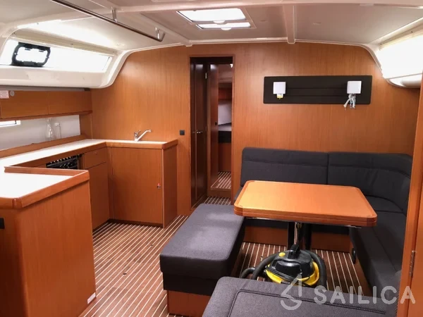 Bavaria 51 Cruiser - Yacht Charter Sailica