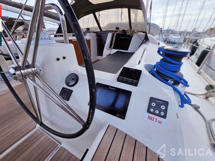 Dufour 460 GL - Yacht Charter Sailica