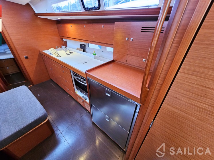 Dufour 460 GL - Yacht Charter Sailica