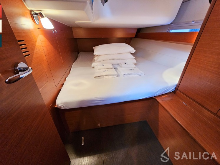 Dufour 460 GL - Yacht Charter Sailica