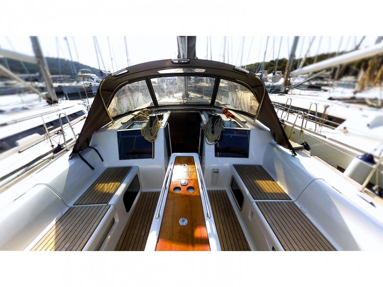 Dufour 460 GL - Yacht Charter Sailica