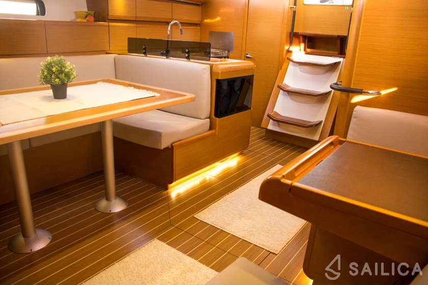 Sun Odyssey 439 - Yacht Charter Sailica