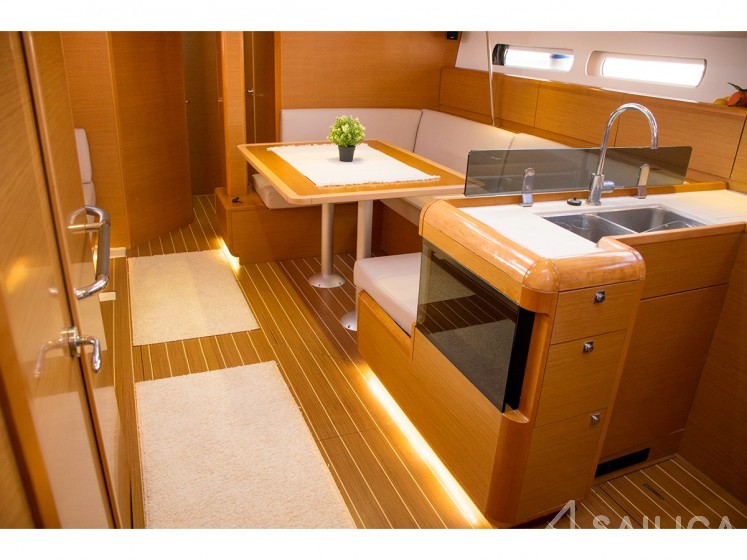 Sun Odyssey 439 - Yacht Charter Sailica