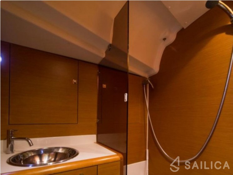 Sun Odyssey 439 - Yacht Charter Sailica
