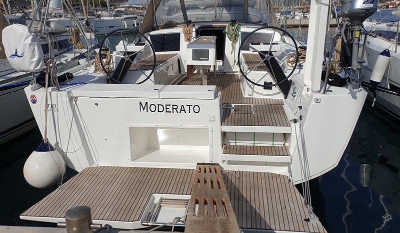 Dufour 360 GL - Yacht Charter Sailica