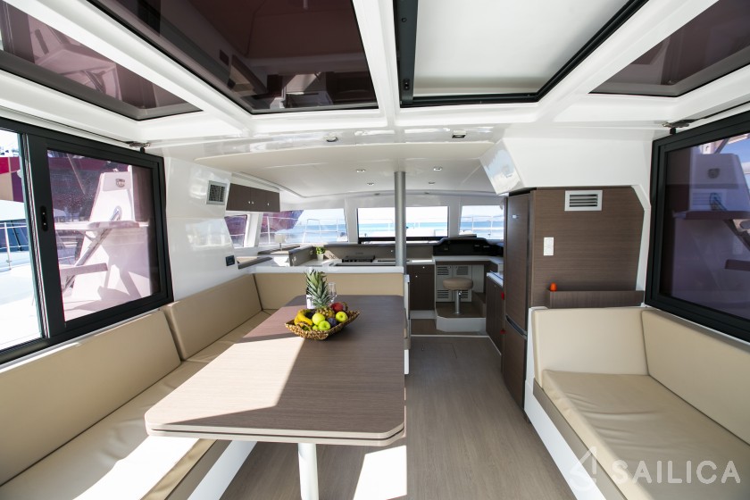 Bali 4.1 - Yacht Charter Sailica