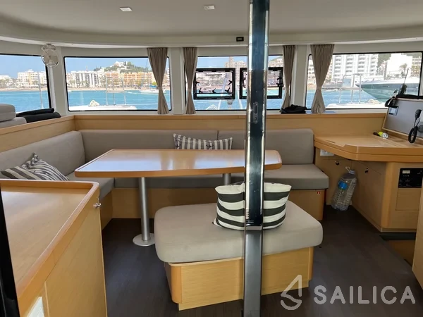 Lagoon 42 - Yacht Charter Sailica