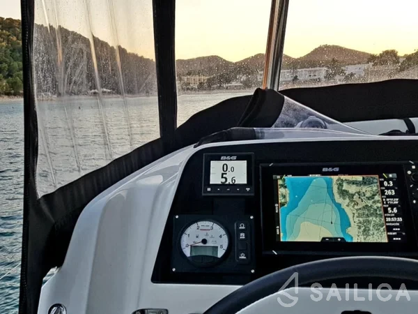 Lagoon 42 - Yacht Charter Sailica