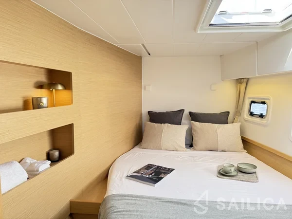 Lagoon 42 - Yacht Charter Sailica