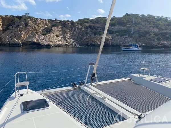 Lagoon 42 - Yacht Charter Sailica