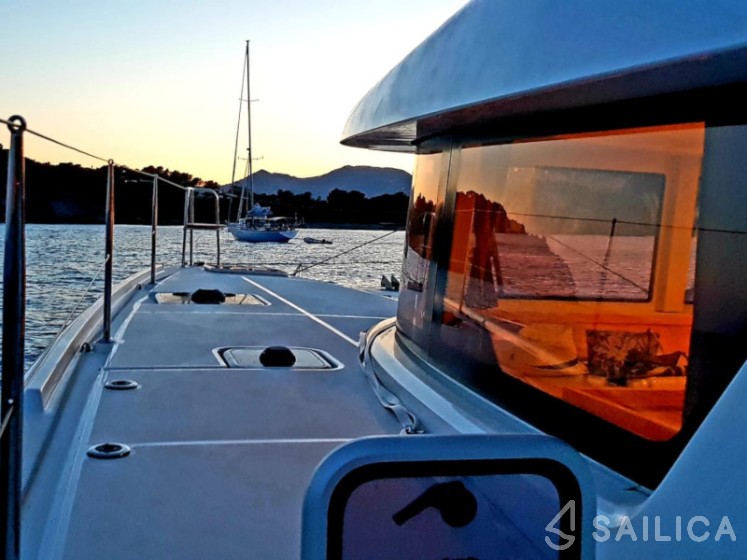 Lagoon 42 - Yacht Charter Sailica