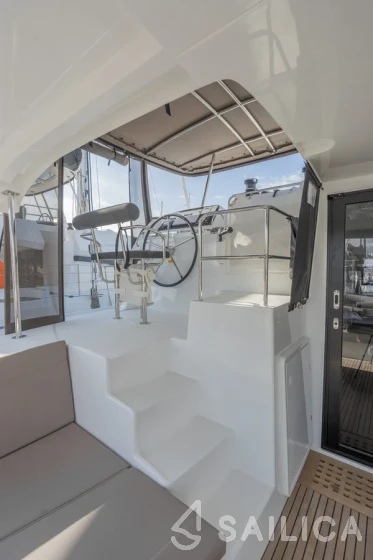 Lagoon 42 - Yacht Charter Sailica