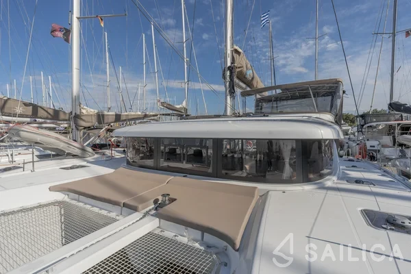 Lagoon 42 - Yacht Charter Sailica