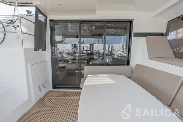 Lagoon 42 - Yacht Charter Sailica
