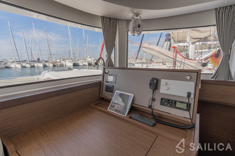 Lagoon 42 - Yacht Charter Sailica