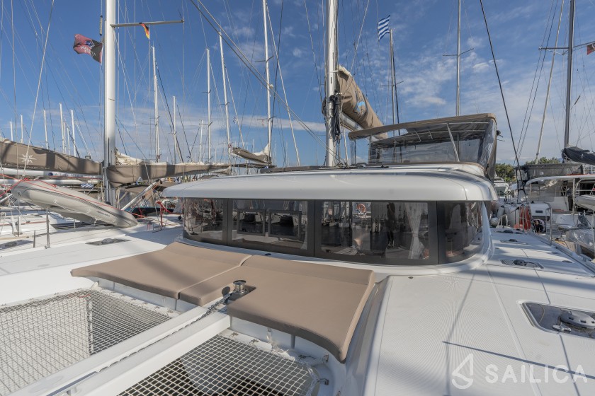 Lagoon 42 - Yacht Charter Sailica