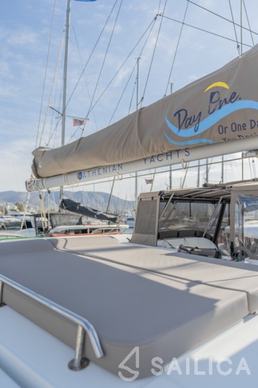 Lagoon 42 - Yacht Charter Sailica