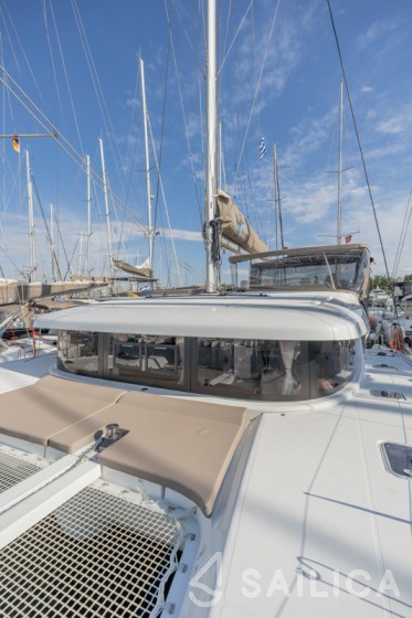 Lagoon 42 - Yacht Charter Sailica