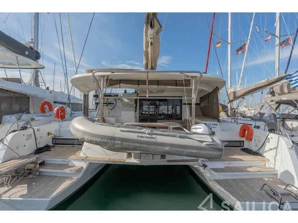 Lagoon 42 - Yacht Charter Sailica
