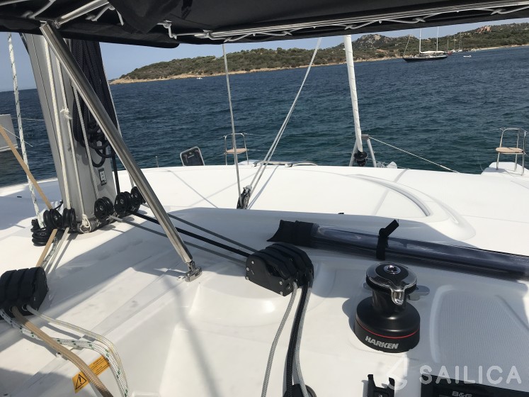 Lagoon 40 - Yacht Charter Sailica