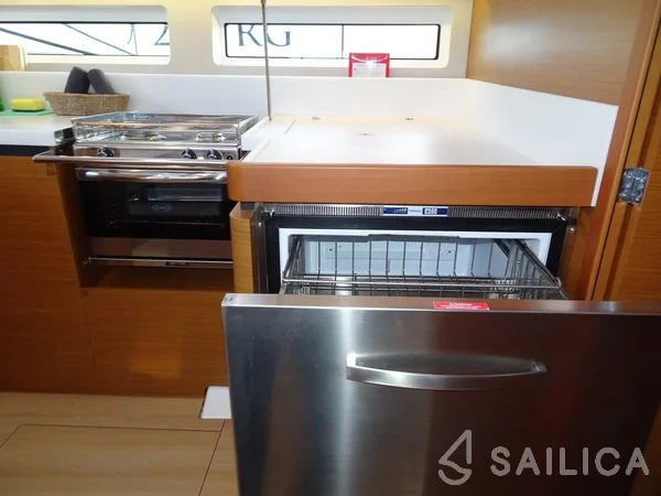 Sun Odyssey 490 - Yacht Charter Sailica