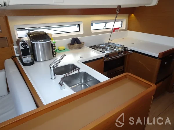 Sun Odyssey 490 - Yacht Charter Sailica