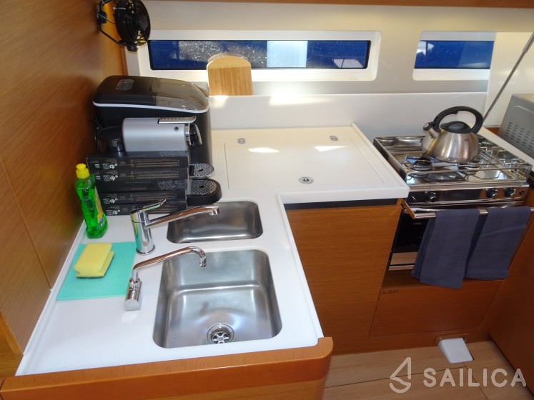 Sun Odyssey 490 - Yacht Charter Sailica