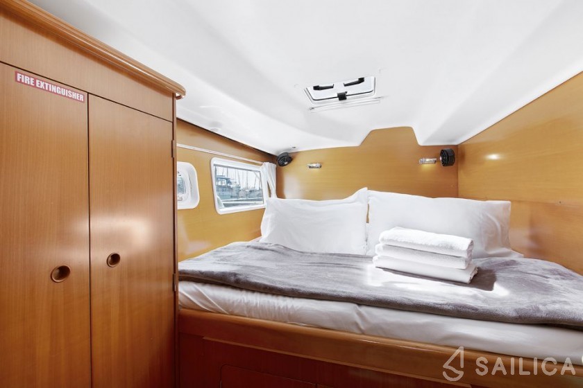 Lagoon 380 - Yacht Charter Sailica