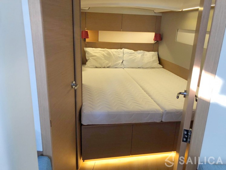 Sun Odyssey 410 - Yacht Charter Sailica