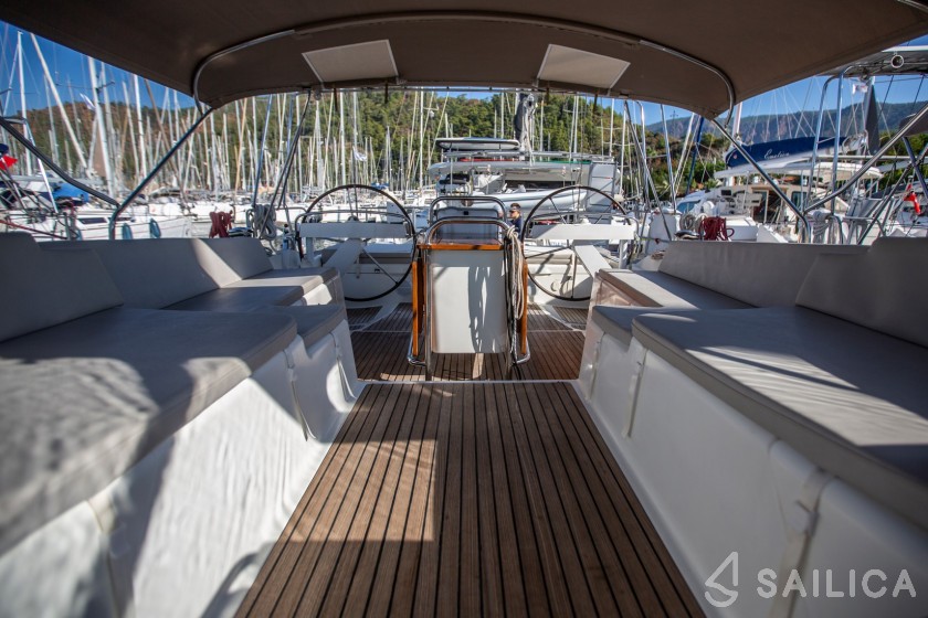 Jeanneau 57 - Yacht Charter Sailica