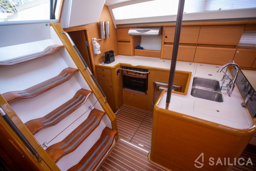 Jeanneau 57 - Yacht Charter Sailica