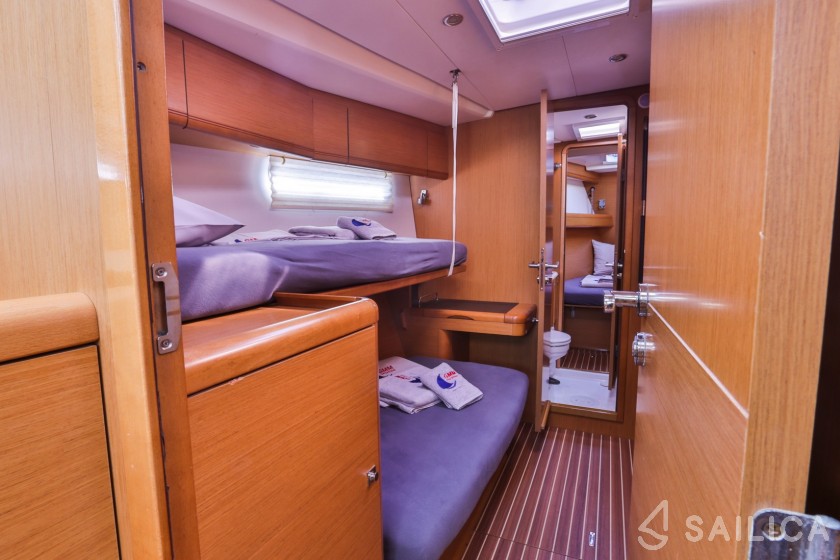 Jeanneau 57 - Yacht Charter Sailica