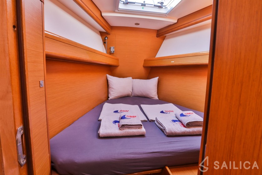 Jeanneau 57 - Yacht Charter Sailica