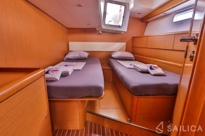 Jeanneau 57 - Yacht Charter Sailica