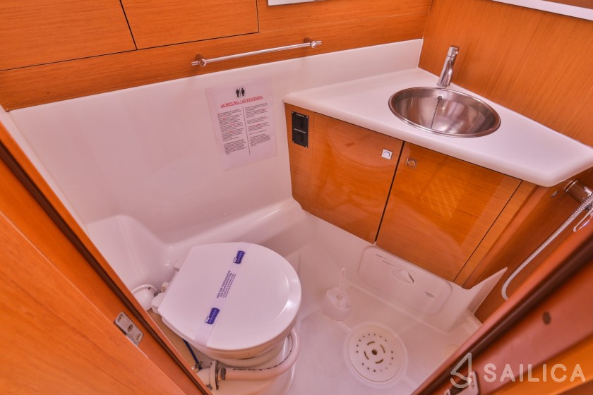 Jeanneau 57 - Yacht Charter Sailica