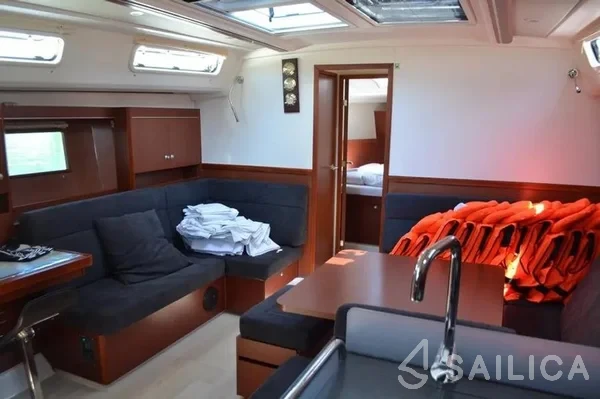 Hanse 455 - Yacht Charter Sailica