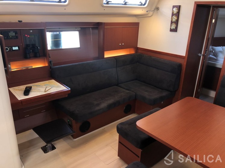 Hanse 455 - Yacht Charter Sailica
