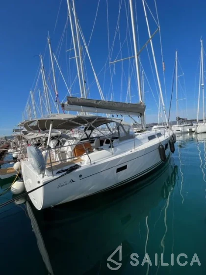 Hanse 455 - Yacht Charter Sailica