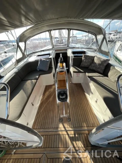 Hanse 455 - Yacht Charter Sailica