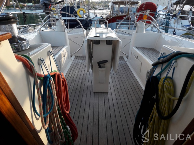 Alfa 51 - Yacht Charter Sailica