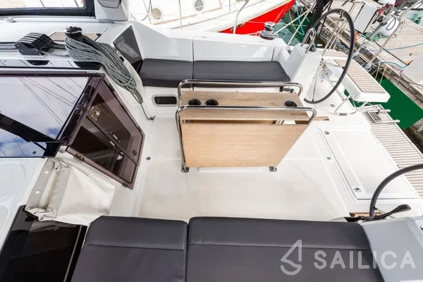 Oceanis 41.1 - Yacht Charter Sailica