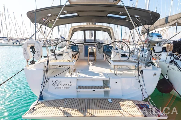Oceanis 41.1 - Yacht Charter Sailica
