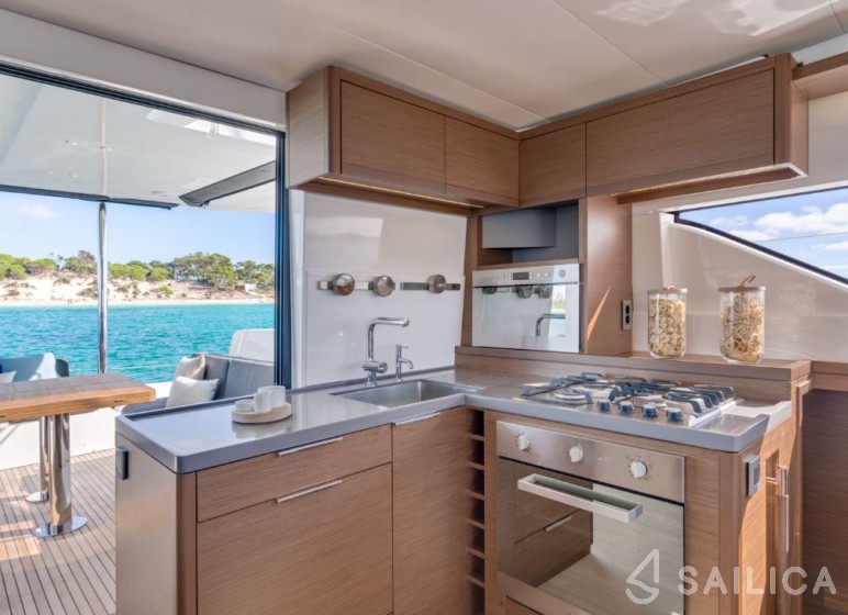 Lagoon 50 - Yacht Charter Sailica