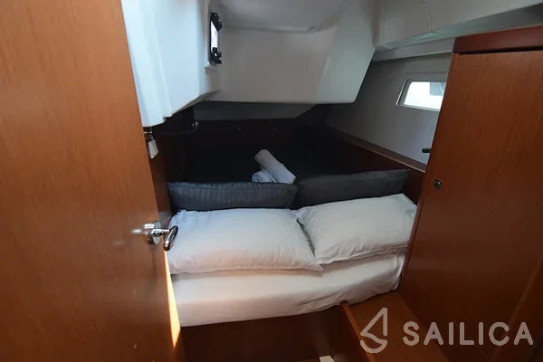 Oceanis 41 - Yacht Charter Sailica